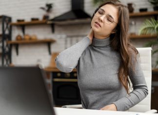 Home office ergonómia: 7 tipp a hát és nyakfájás ellen Homeoffce tippek